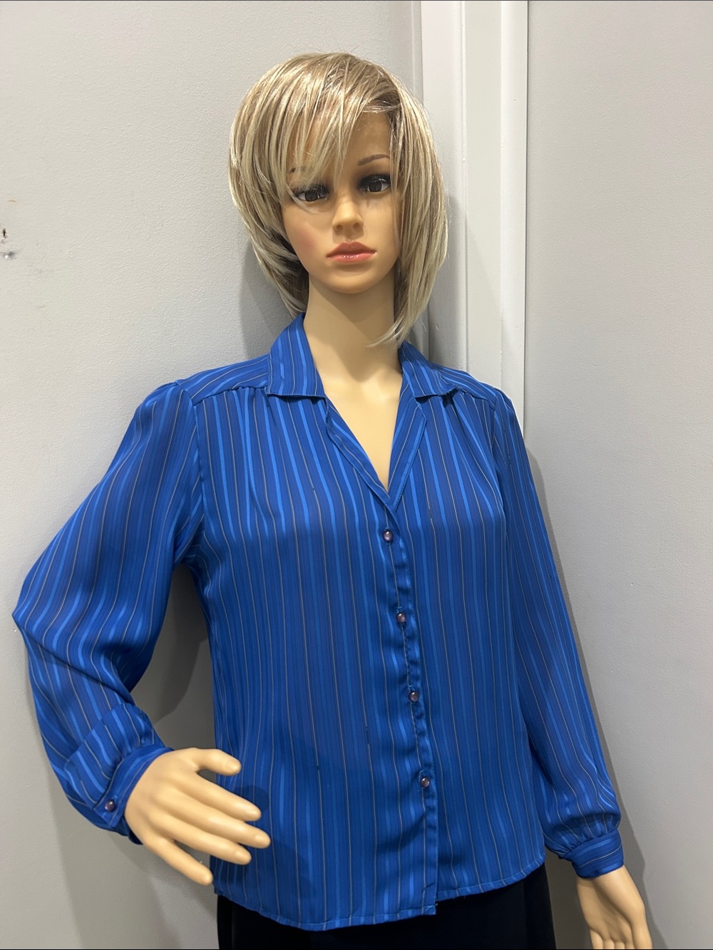 Vintage Carl Laurence Blue Striped V-Neck Button Front Women’s Blouse